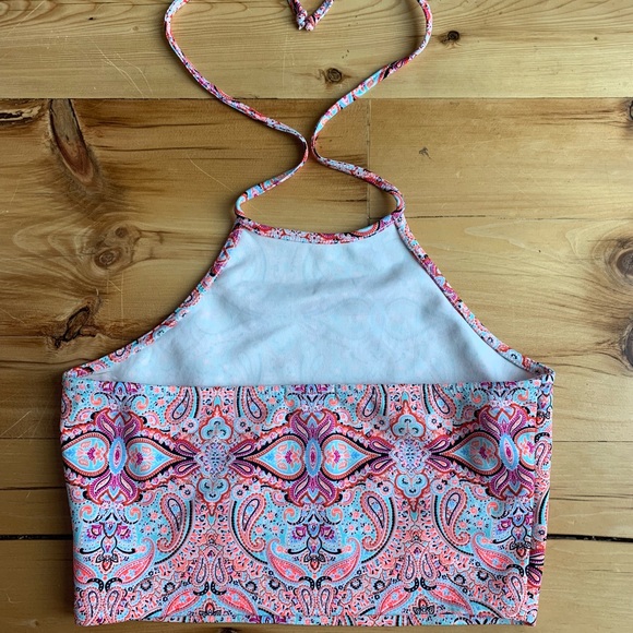 Vibrant halter top - Picture 2 of 2